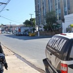 Violência - CENTRO DE CUIABÁ: Edifício Wall Street é cercado pela Polícia por denúncia de assalto com reféns Violência - CENTRO DE CUIABÁ: Edifício Wall Street é cercado pela Polícia por denúncia de assalto com reféns